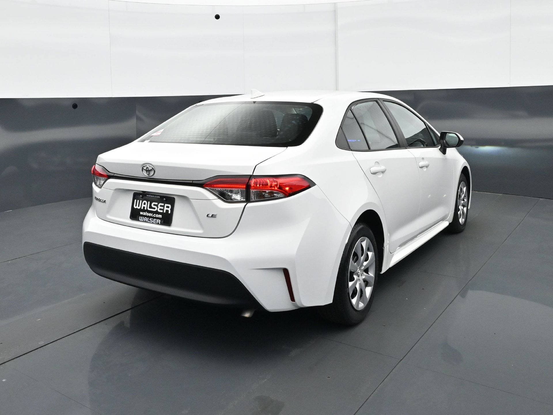 Used 2024 Toyota Corolla LE FWD image 5