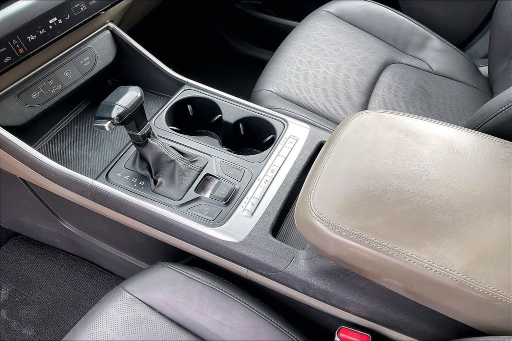 Used 2025 Kia Carnival image 16