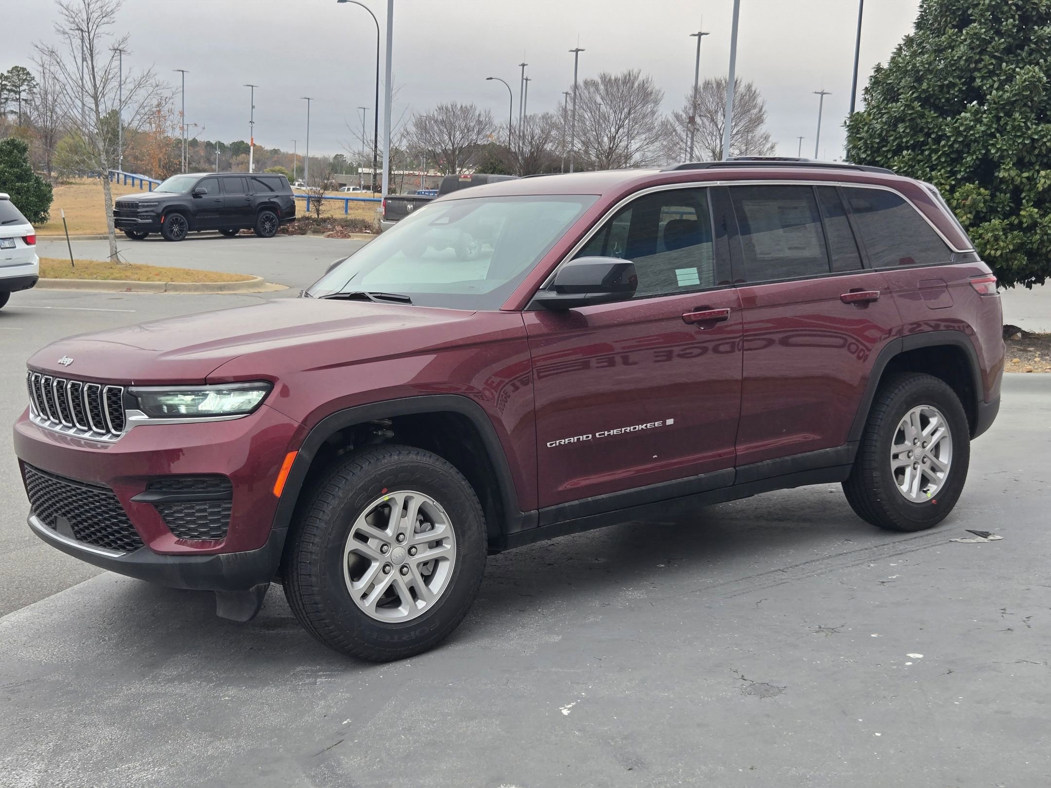 New 2025 Jeep Grand Cherokee Laredo w/ Trailer Tow Package image 3