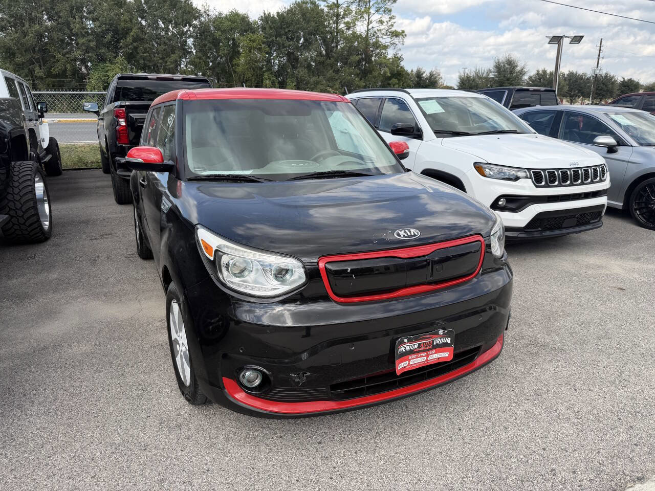 Used 2016 Kia Soul EV + image 4