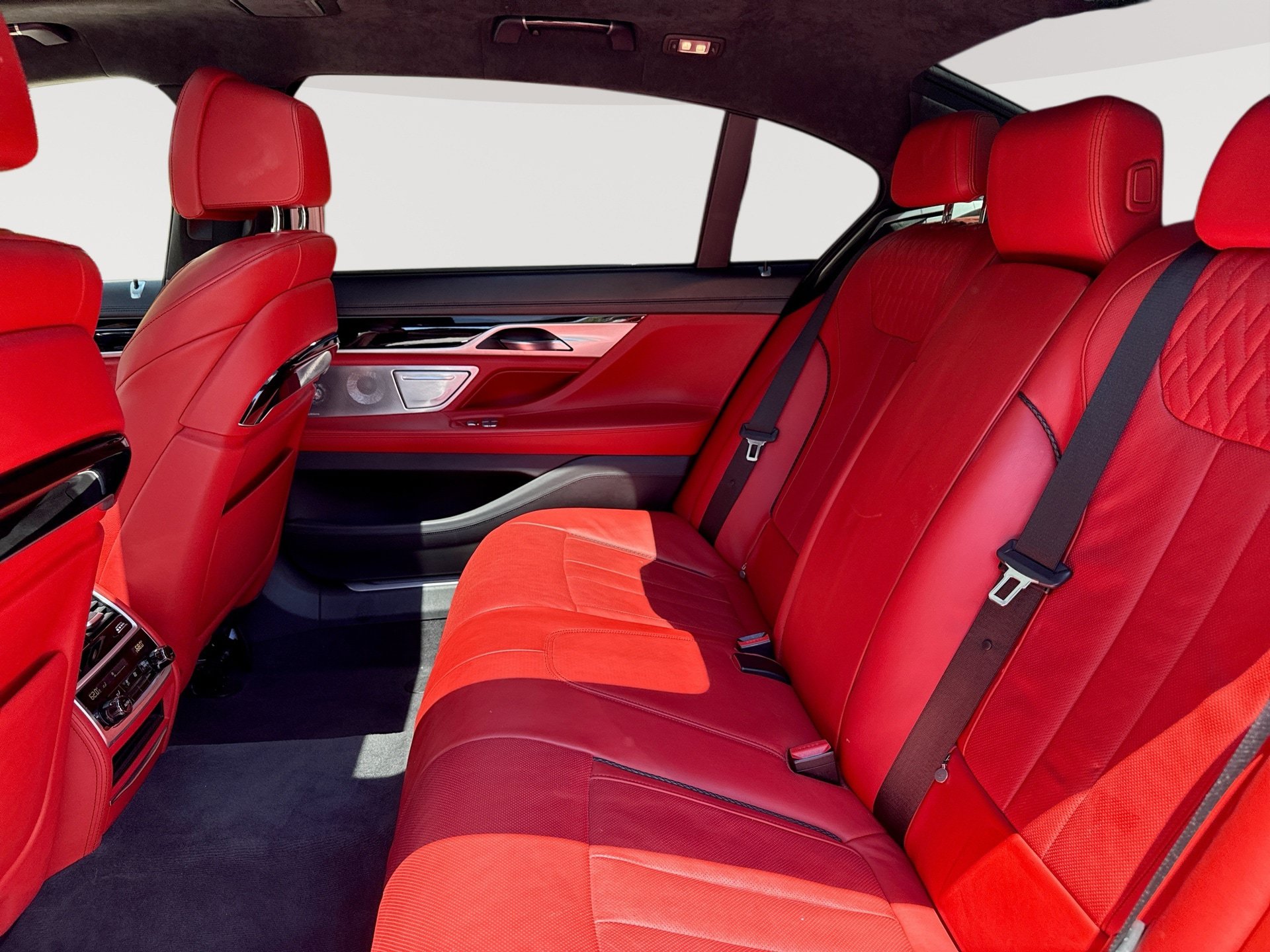 Used 2017 BMW 750i RWD image 27