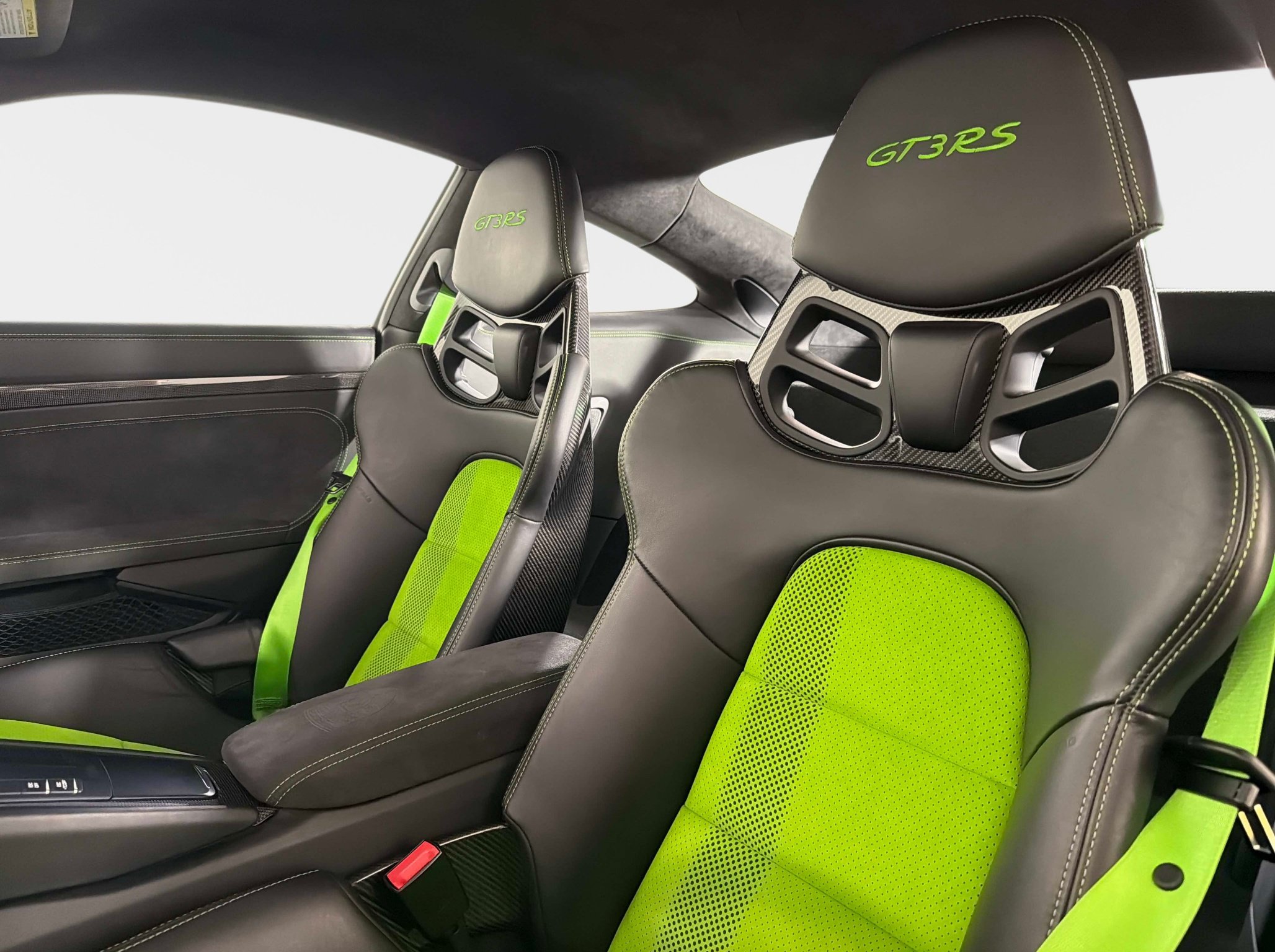Used 2019 Porsche 911 GT3 RS RWD image 34