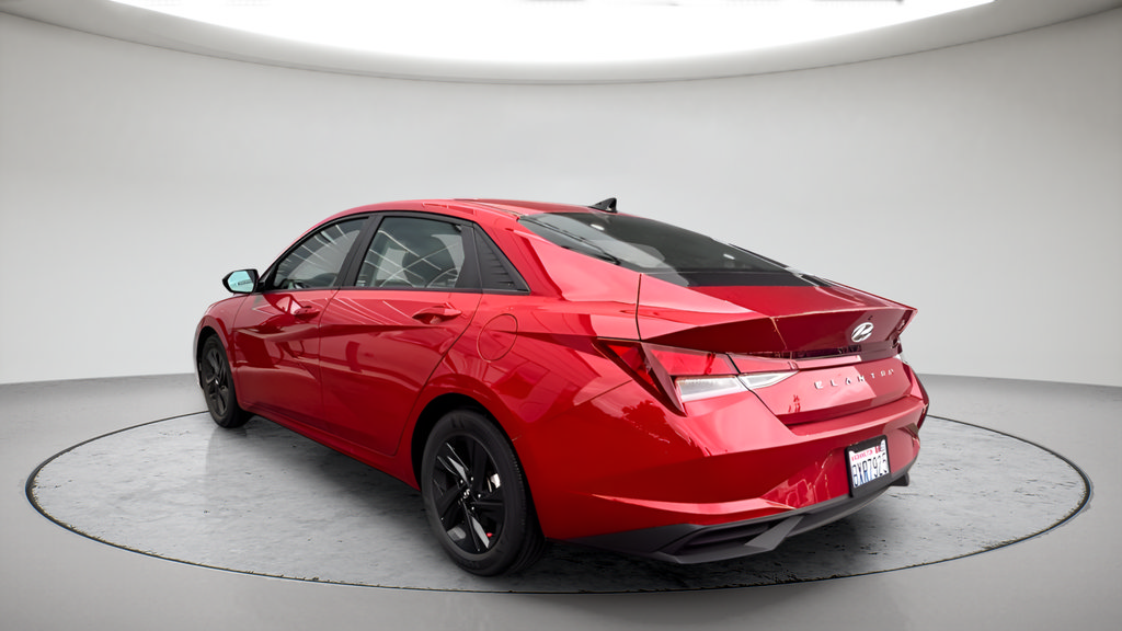 Used 2021 Hyundai Elantra SEL FWD image 7