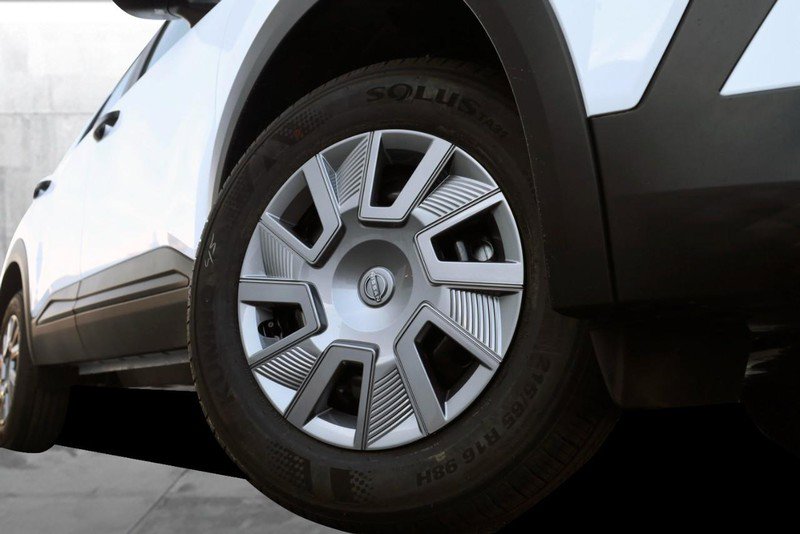 New 2026 Nissan Kicks S image 3