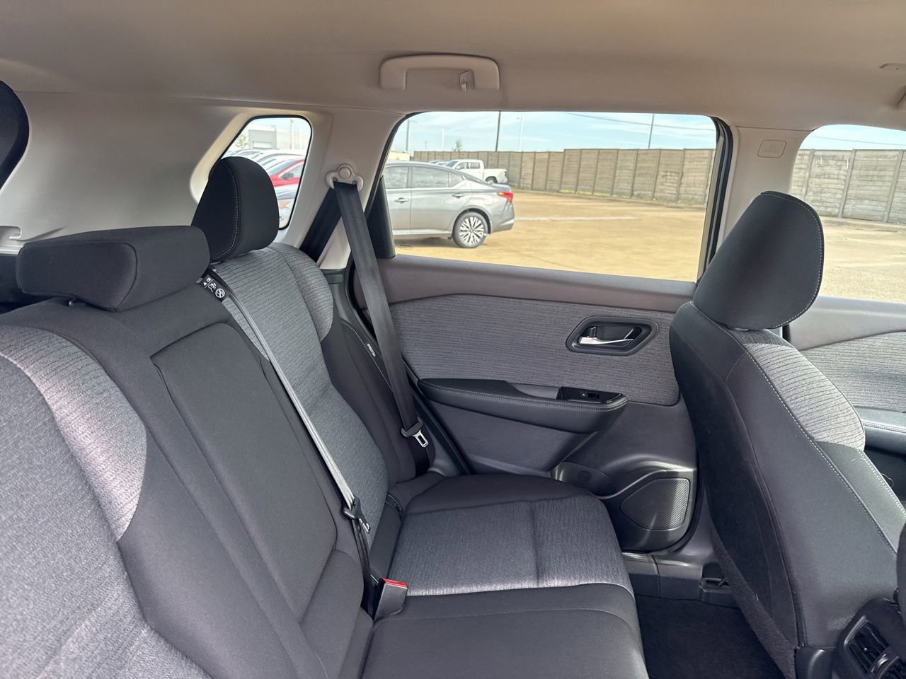 Certified 2023 Nissan Rogue SV FWD image 32