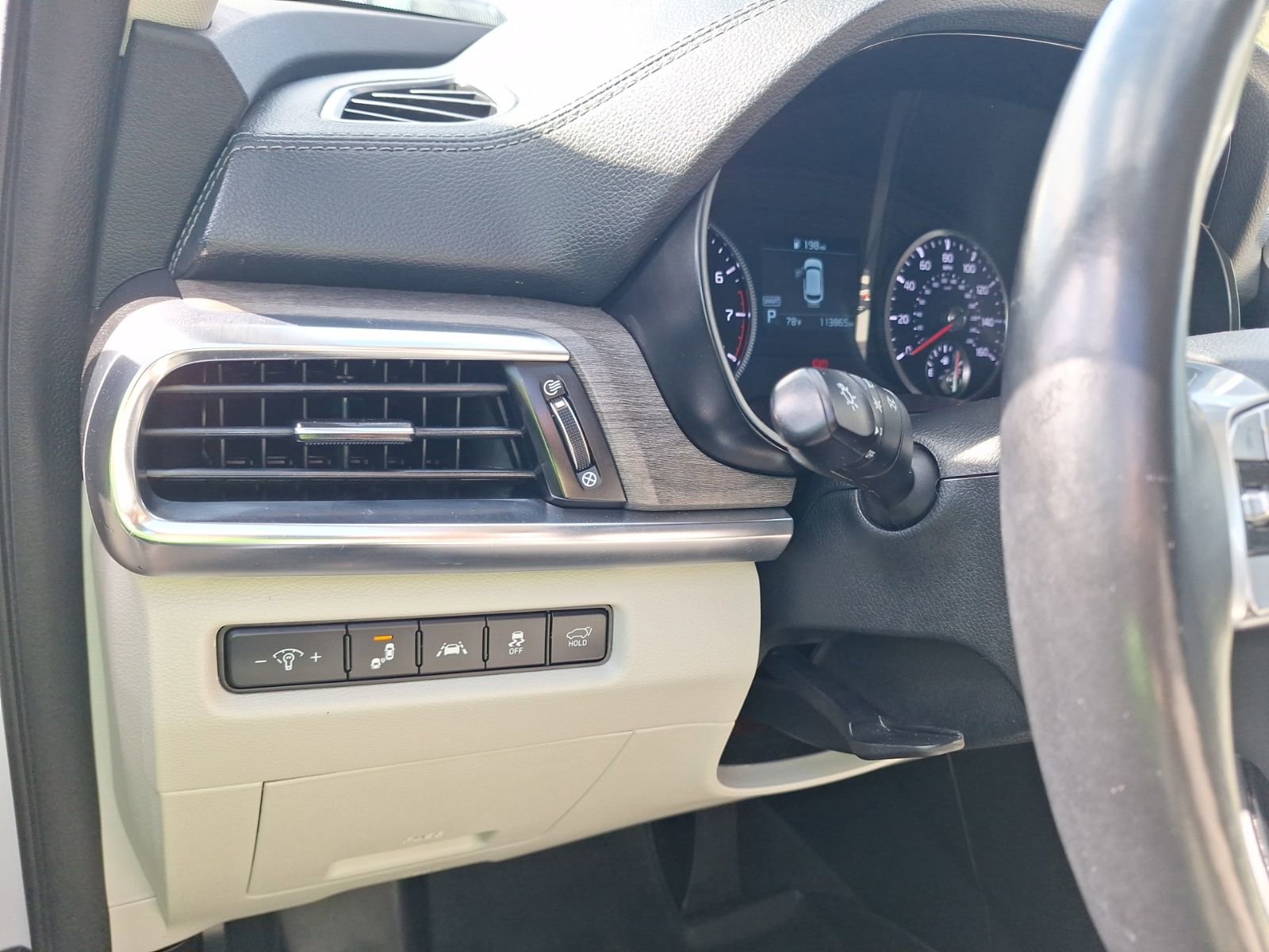 Used 2022 Kia Telluride EX w/ Towing Package image 17