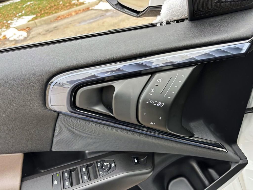 Certified 2025 BMW X3 xDrive30i w/ M Sport Package image 12