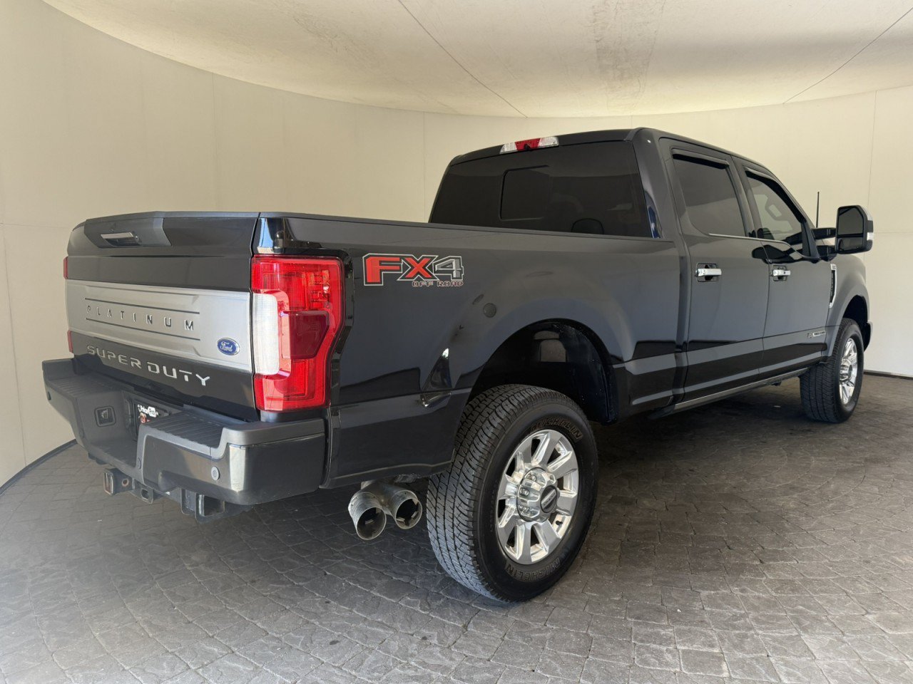 Used 2019 Ford F250 Platinum w/ Platinum Ultimate Package AWD/4WD image 9