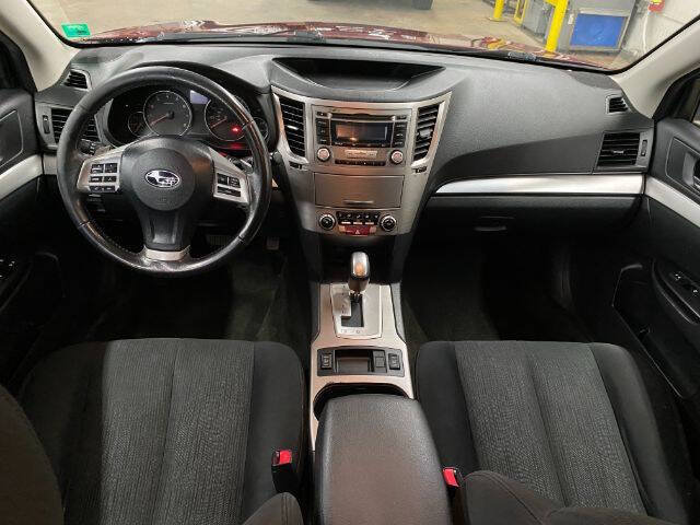 Used 2013 Subaru Outback 2.5i Premium AWD/4WD image 19