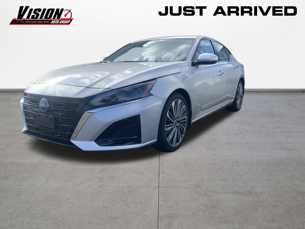 Certified 2025 Nissan Altima 2.5 SL FWD image 1