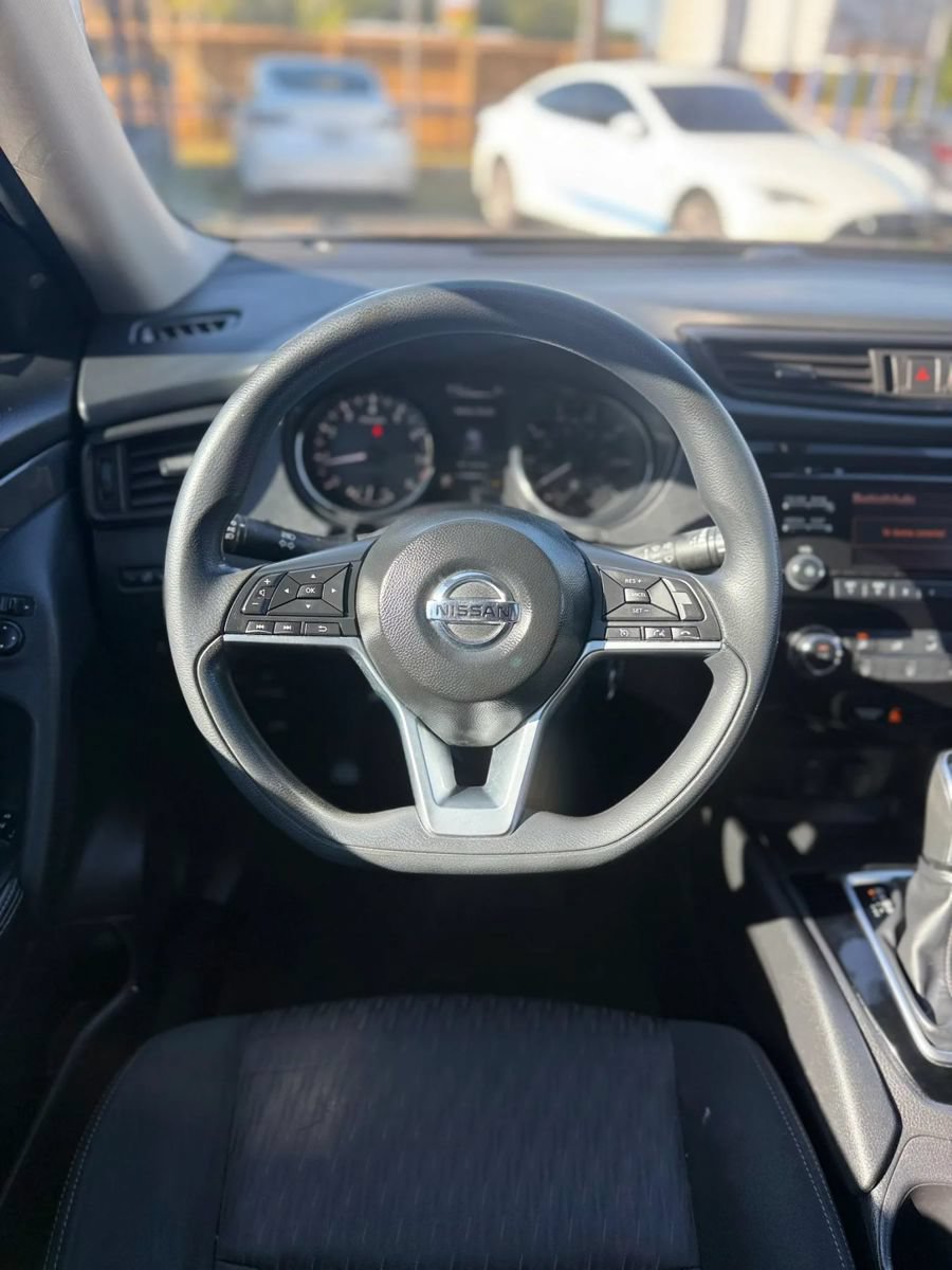 Used 2017 Nissan Rogue S AWD/4WD image 15