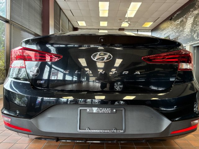 Used 2019 Hyundai Elantra SE w/ Cargo Package FWD image 11