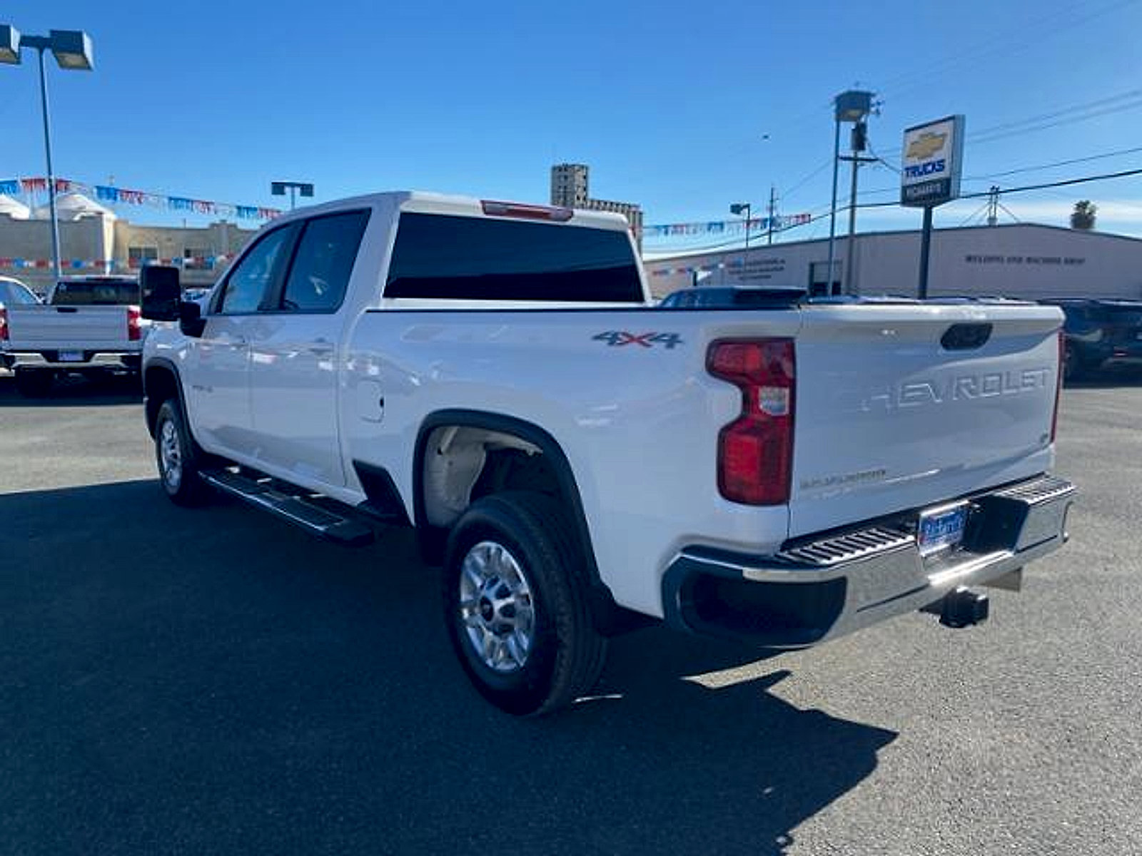 Used 2024 Chevrolet Silverado 2500 LT AWD/4WD image 12