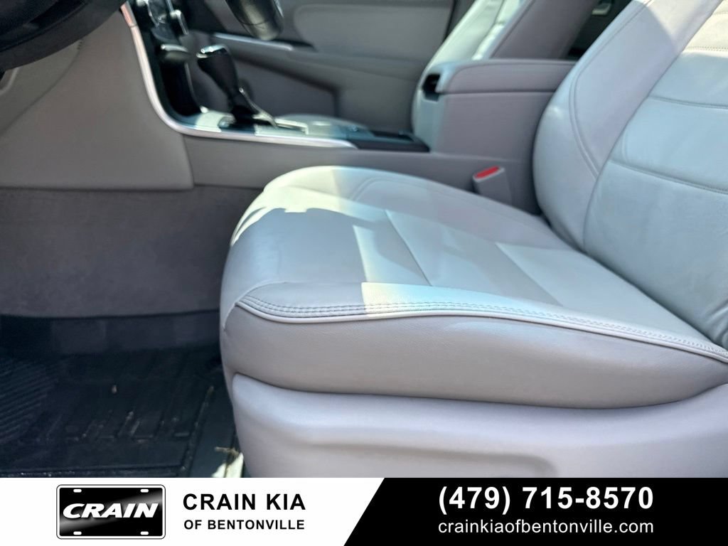 Used 2015 Toyota Camry XLE FWD image 16
