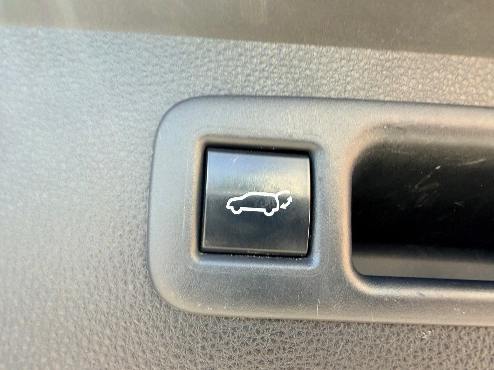 Used 2020 Toyota Highlander Limited AWD/4WD image 26