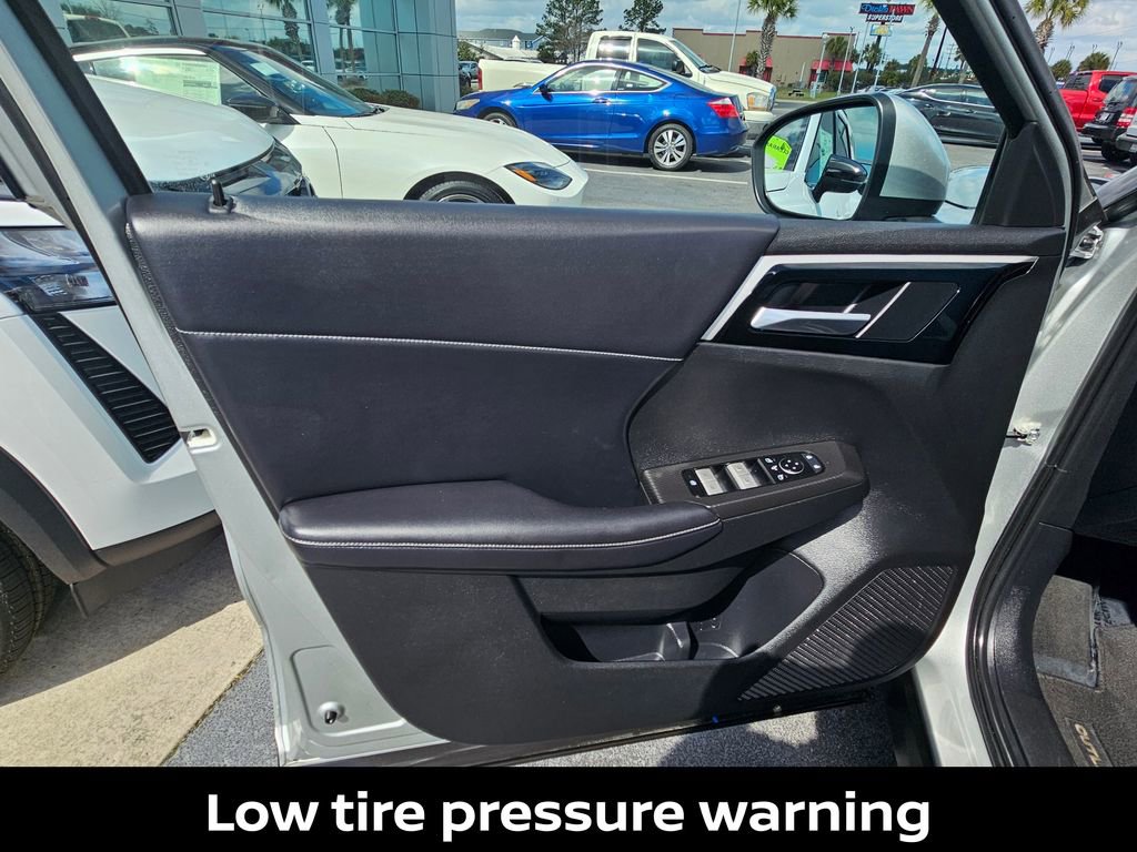 Used 2023 Mitsubishi Outlander SE image 15