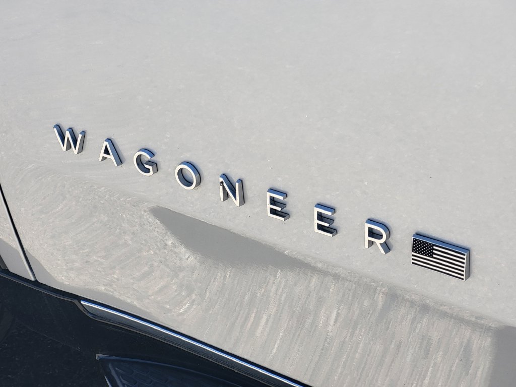 Used 2025 Jeep Wagoneer 4WD image 12