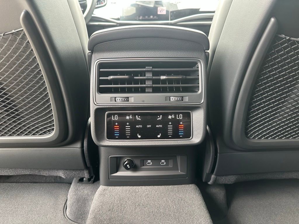 New 2026 Audi Q8 Prestige image 25