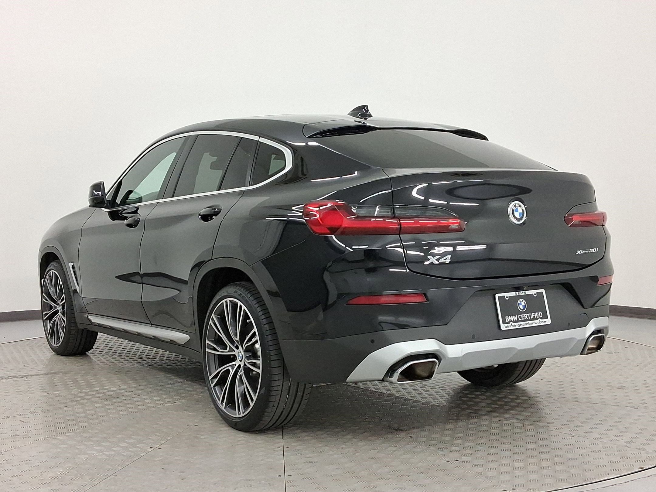 Used 2022 BMW X4 xDrive30i w/ Parking Assistance Package image 3