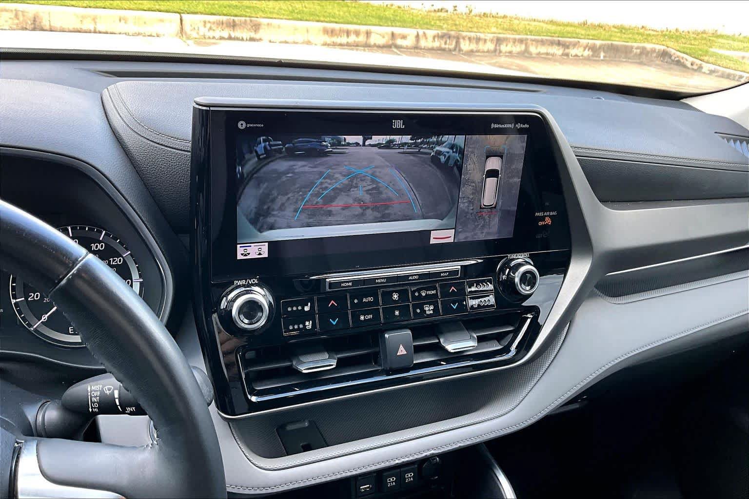Used 2020 Toyota Highlander Limited FWD image 26