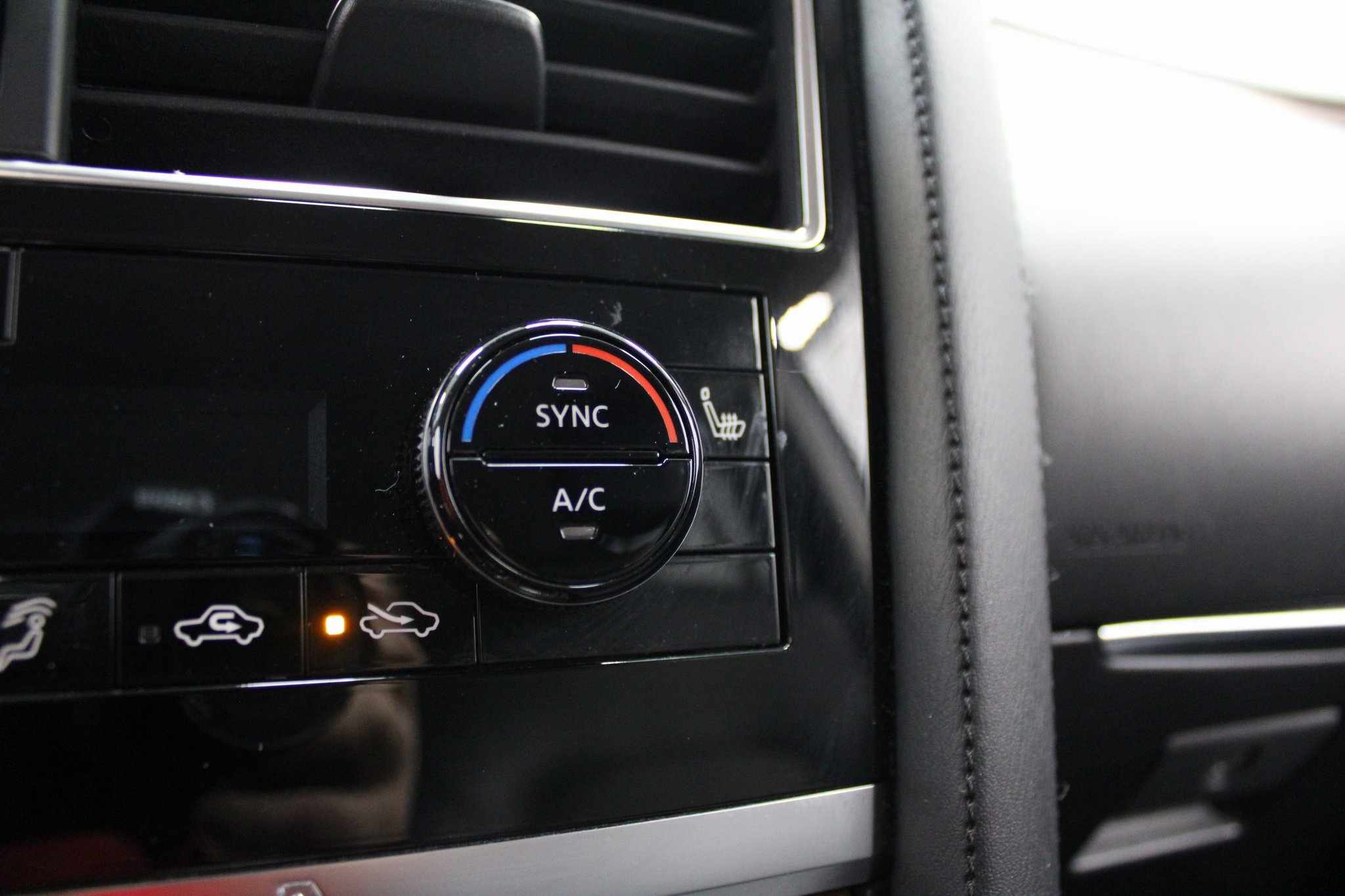 Used 2024 Nissan Armada SL image 70