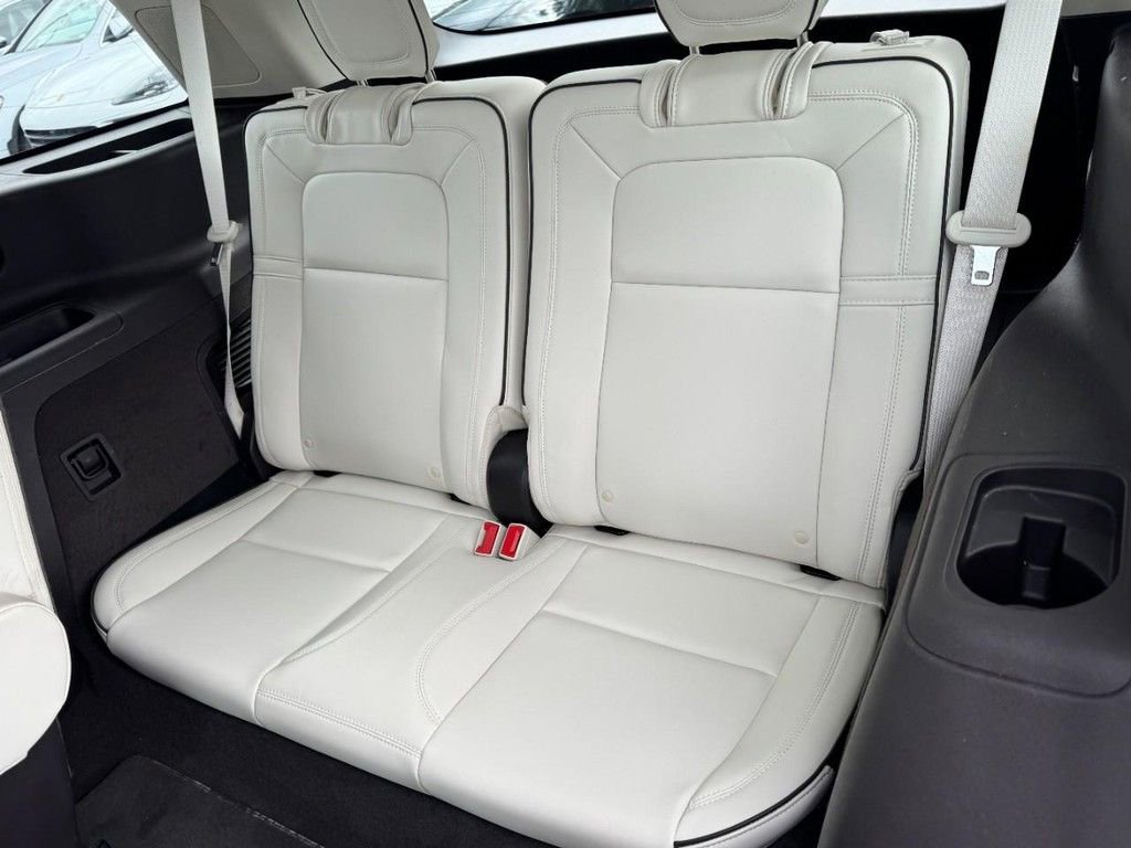 Used 2024 Lincoln Aviator Black Label w/ Dynamic Handling Package AWD/4WD image 12