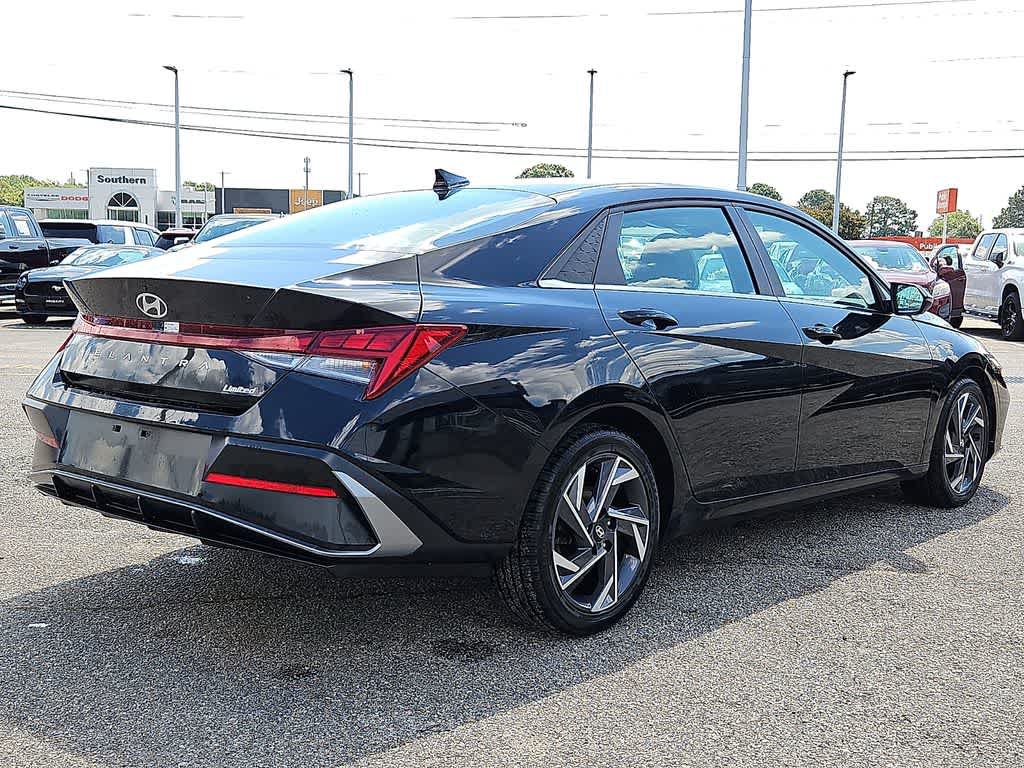 Used 2025 Hyundai Elantra Limited FWD image 4