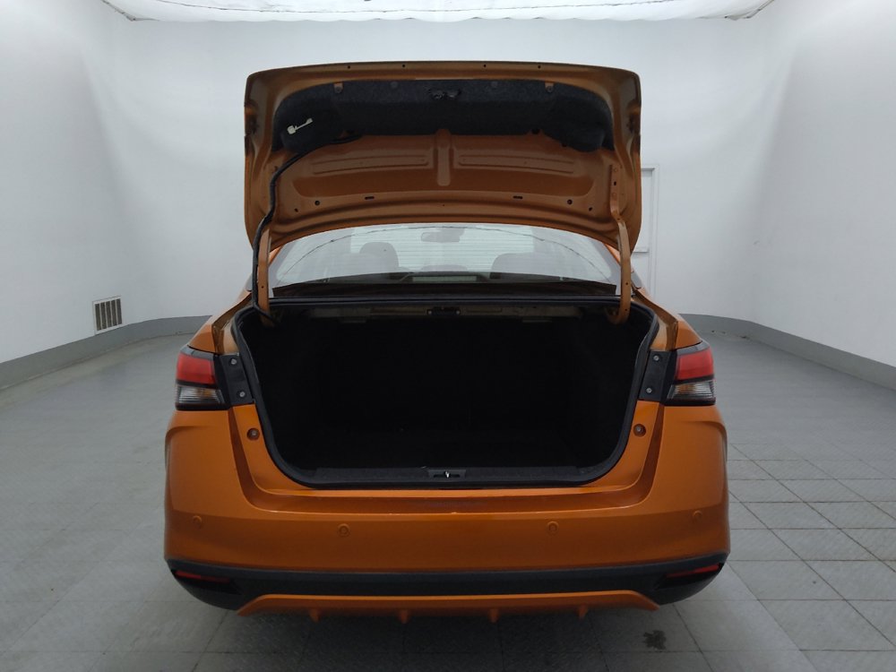 Used 2021 Nissan Versa SR FWD image 29