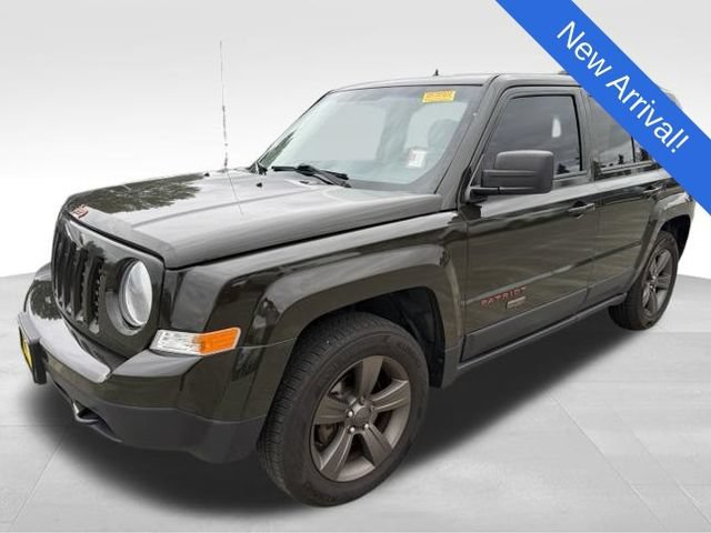 Used 2017 Jeep Patriot 75th Anniversary w/ Power Value Group AWD/4WD image 3
