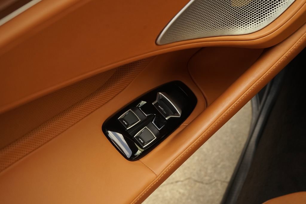 Used 2021 McLaren GT image 16