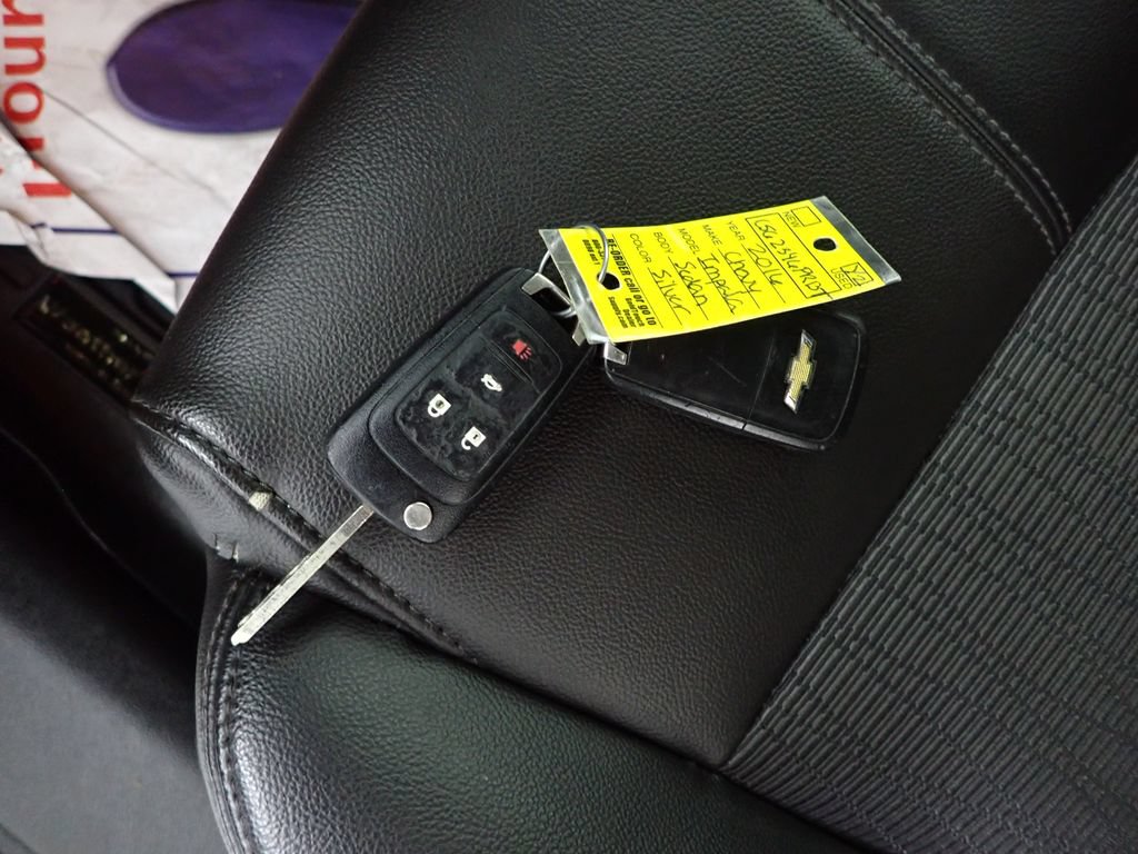 Used 2016 Chevrolet Impala LT FWD image 37