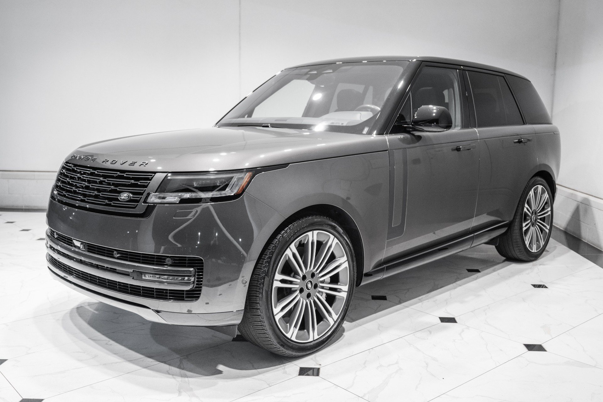 Used 2023 Land Rover Range Rover SE AWD/4WD image 5