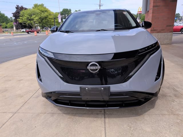 Used 2023 Nissan Ariya AWD image 10