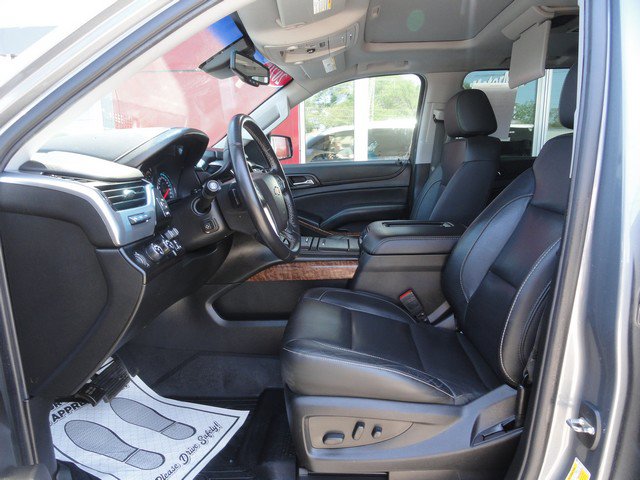 Used 2020 Chevrolet Suburban Premier w/ Premier 6.2L Value Package AWD/4WD image 8