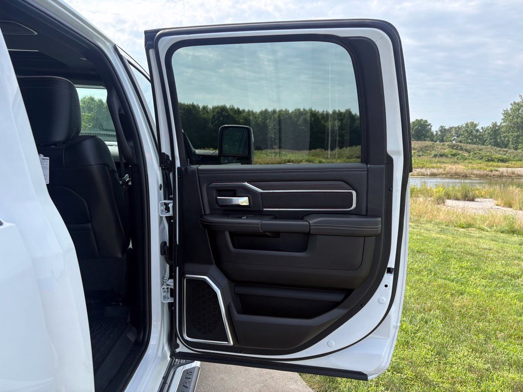 Used 2026 RAM 2500 Laramie w/ Sport Appearance Package AWD/4WD image 40