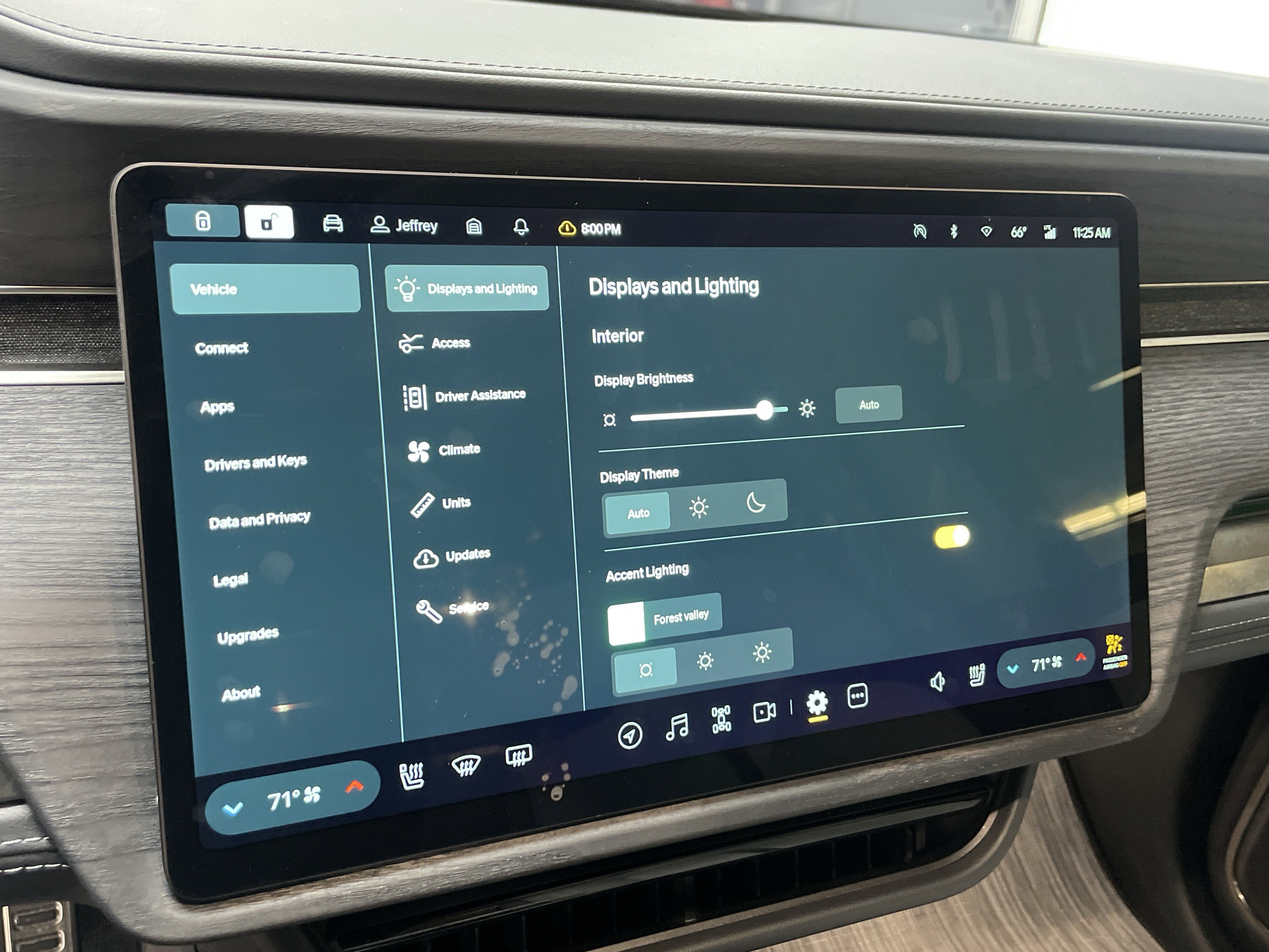 Used 2024 Rivian R1S Adventure image 23