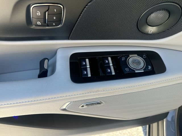 New 2026 Lincoln Nautilus Reserve w/ Jet Appearance Package AWD/4WD image 13