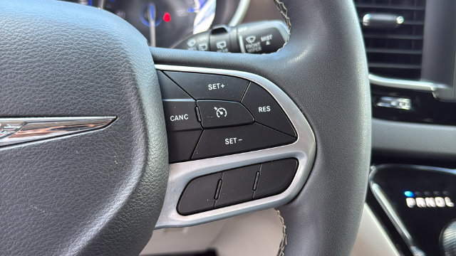 Used 2024 Chrysler Voyager LX FWD image 21