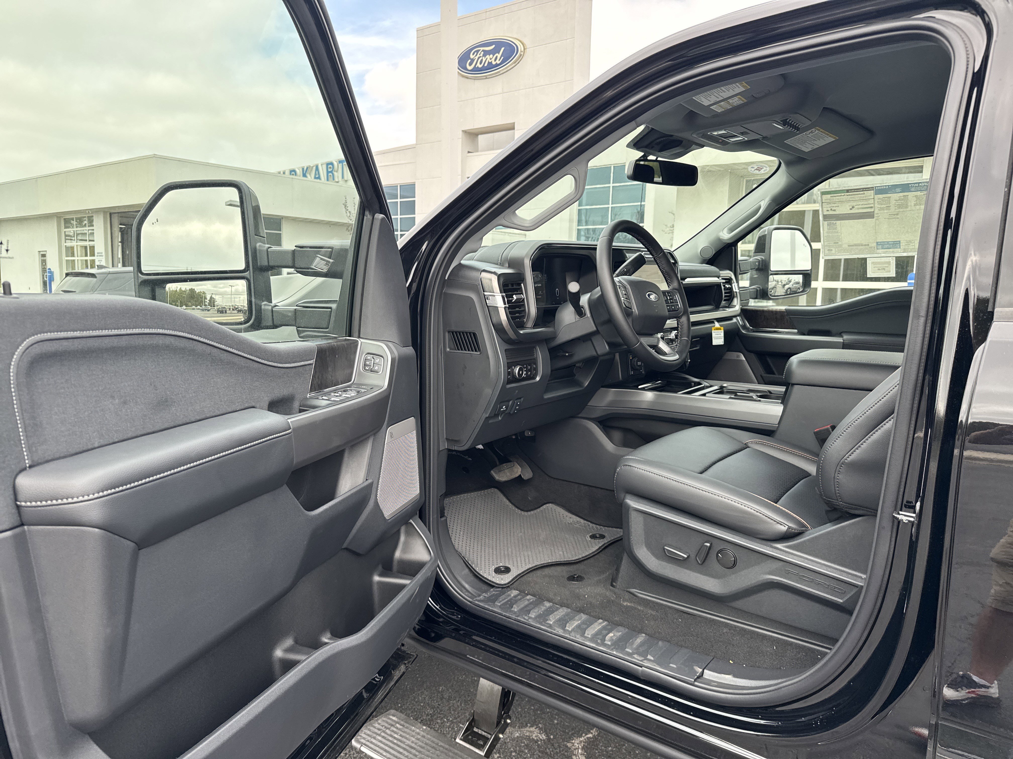 New 2026 Ford F350 Lariat image 28