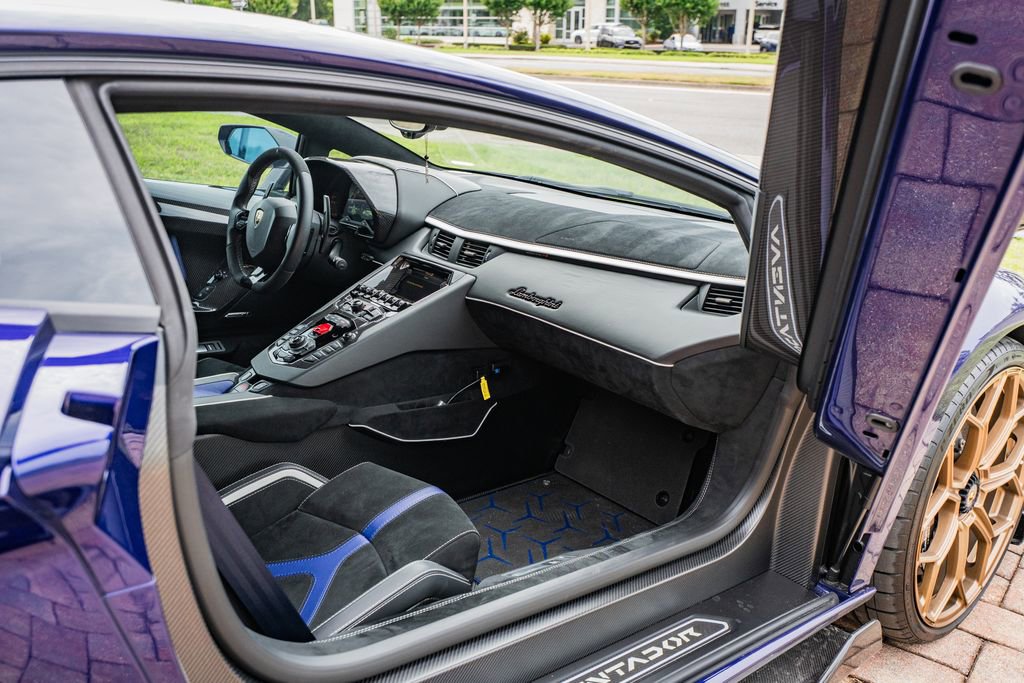 Used 2019 Lamborghini Aventador SVJ AWD/4WD image 39