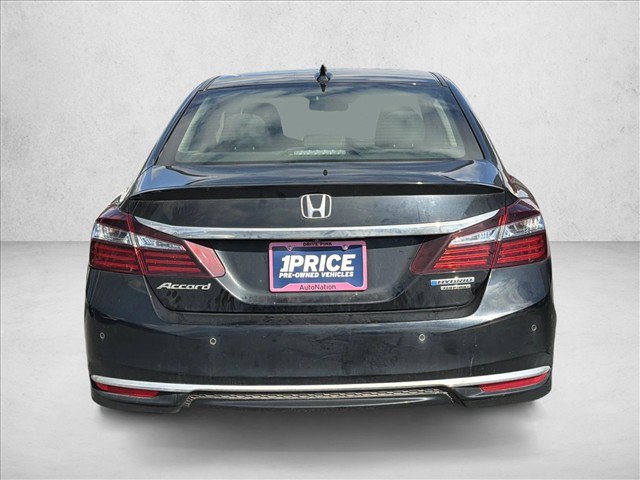 Used 2017 Honda Accord Touring image 6