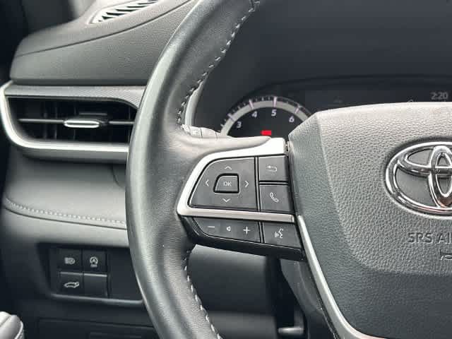 Used 2023 Toyota Highlander XSE FWD image 9