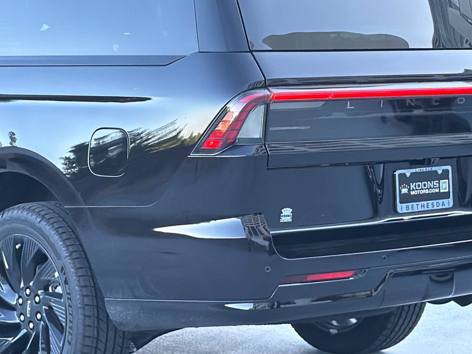 New 2026 Lincoln Navigator L Reserve w/ Jet Appearance Package AWD/4WD image 7
