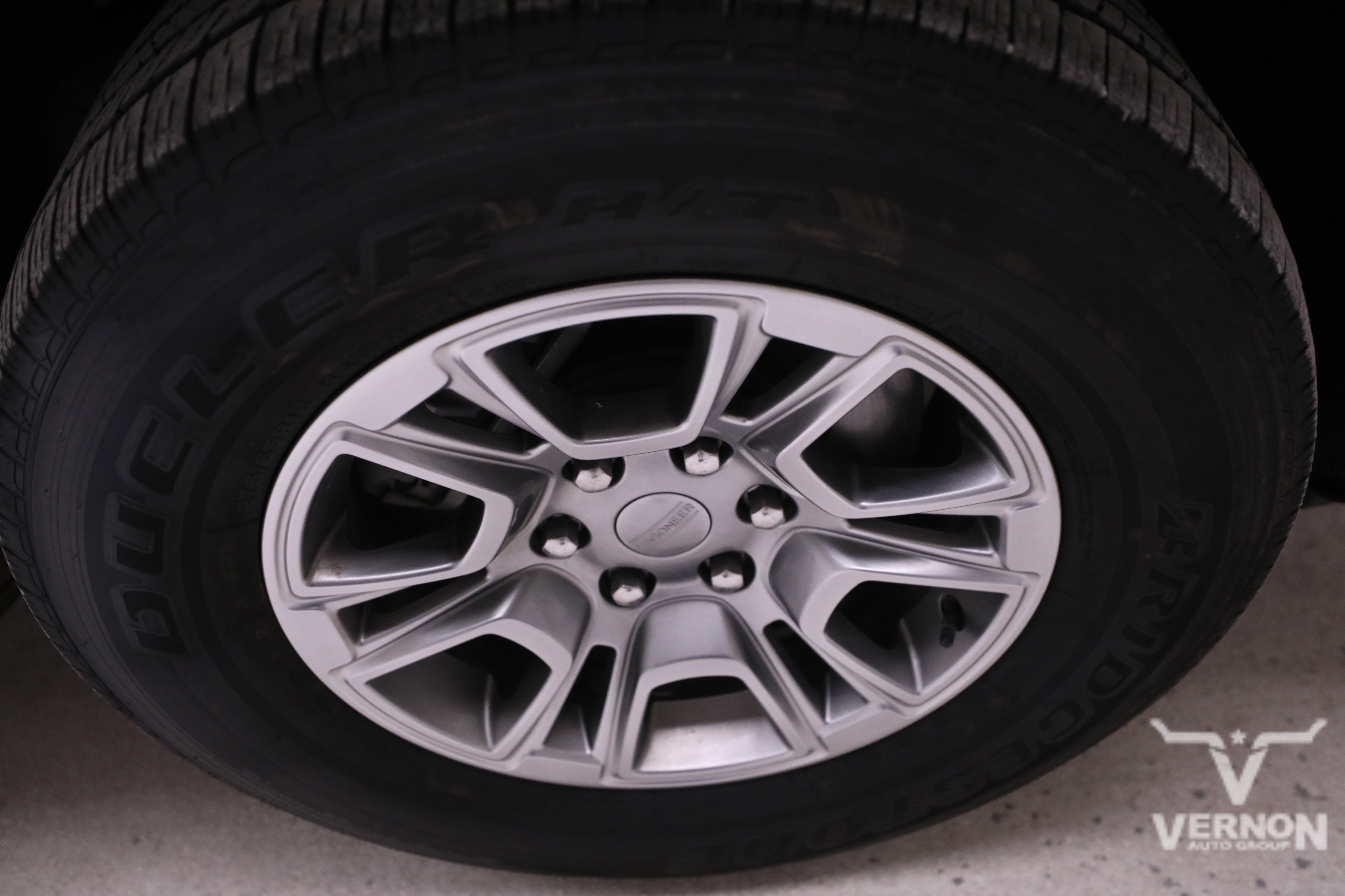 Used 2024 Jeep Wagoneer 4WD w/ HD Trailer Tow Package image 28