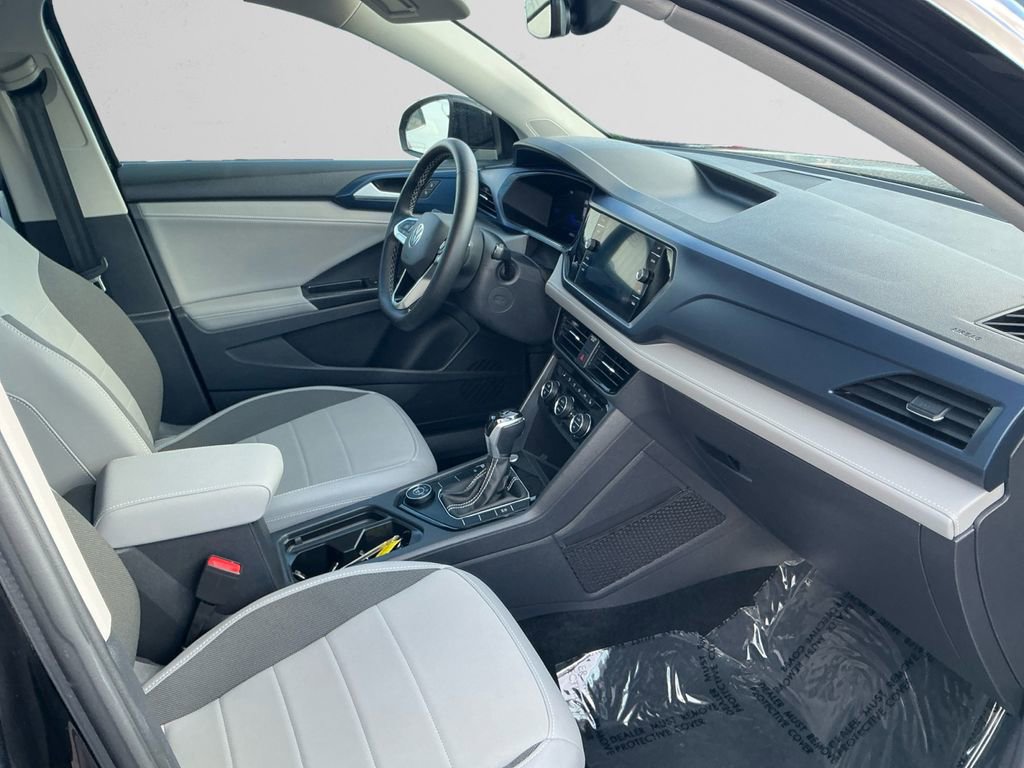 Used 2024 Volkswagen Taos SE image 15