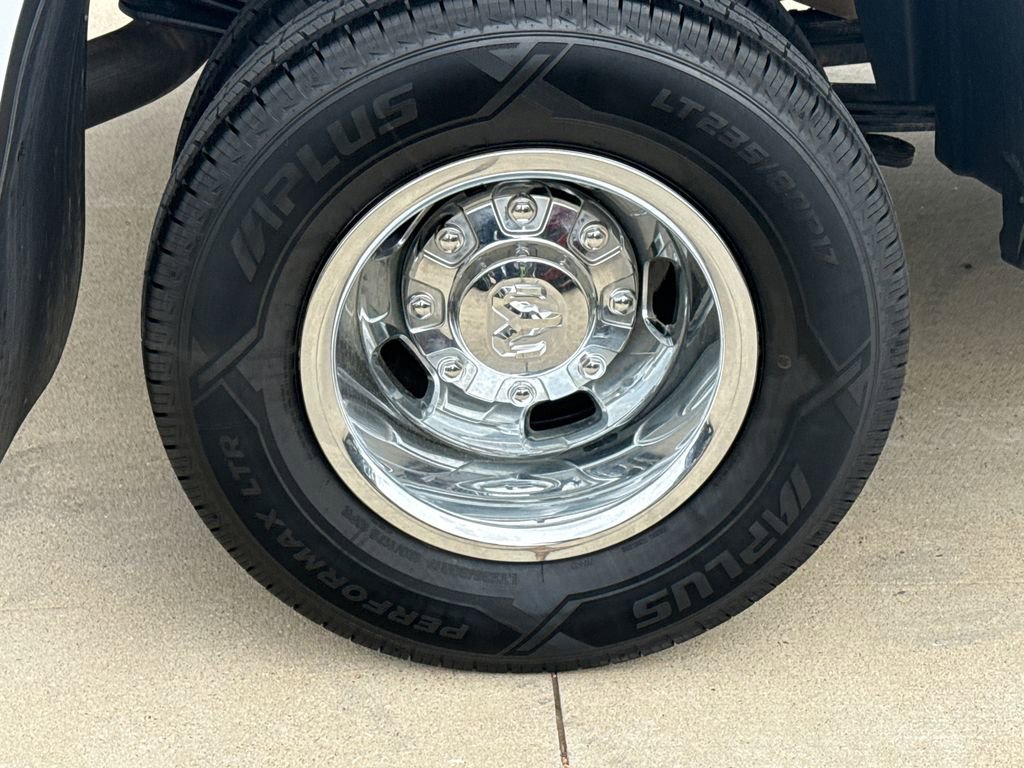 Used 2024 RAM 3500 Tradesman w/ Chrome Appearance Group AWD/4WD image 10