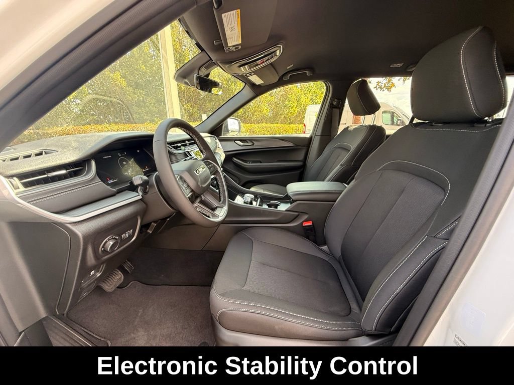 New 2026 Jeep Grand Cherokee Laredo AWD/4WD image 10