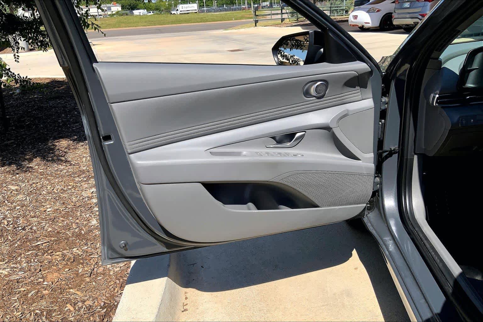 Used 2025 Hyundai Elantra Sport FWD image 22