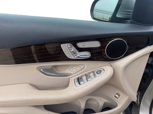 Used 2022 Mercedes-Benz GLC 300 image 18