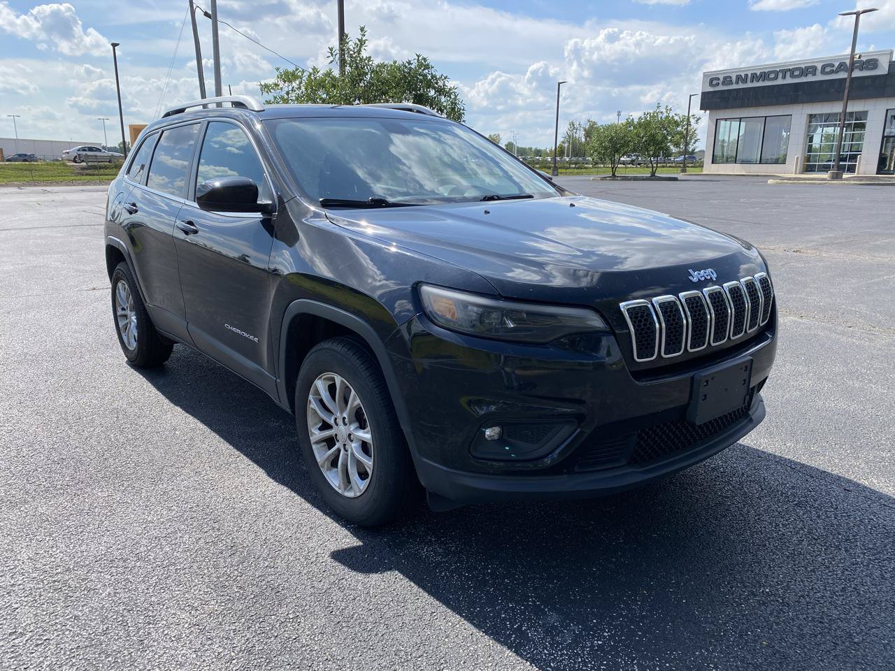 Used 2019 Jeep Cherokee Latitude w/ Popular Appearance Group AWD/4WD image 3